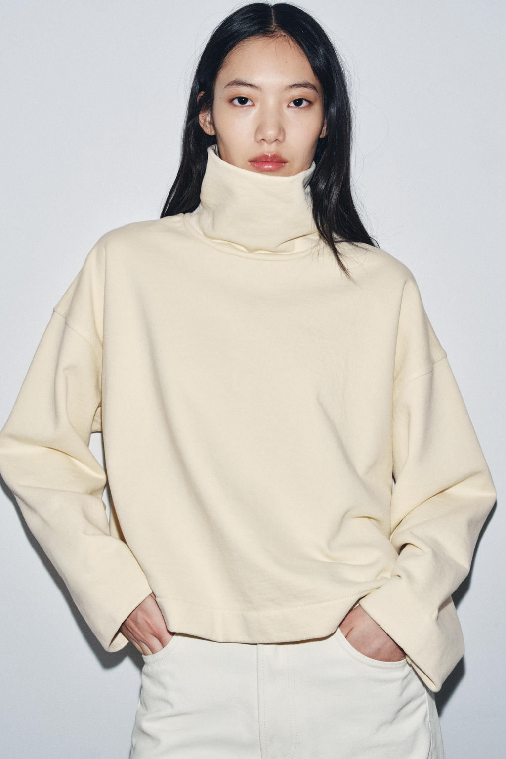 OVERSIZE HIGH NECK SWEATSHIRT - Zara фото 2