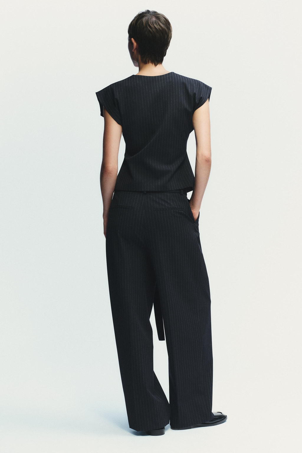 PLEATED TROUSERS WITH BELT - Zara фото 5