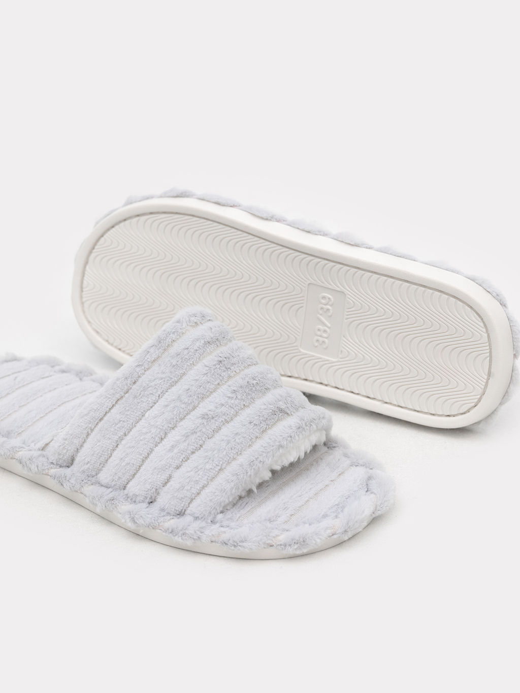 Женские домашние тапочки в сером цвете - Mark formelle фото 3