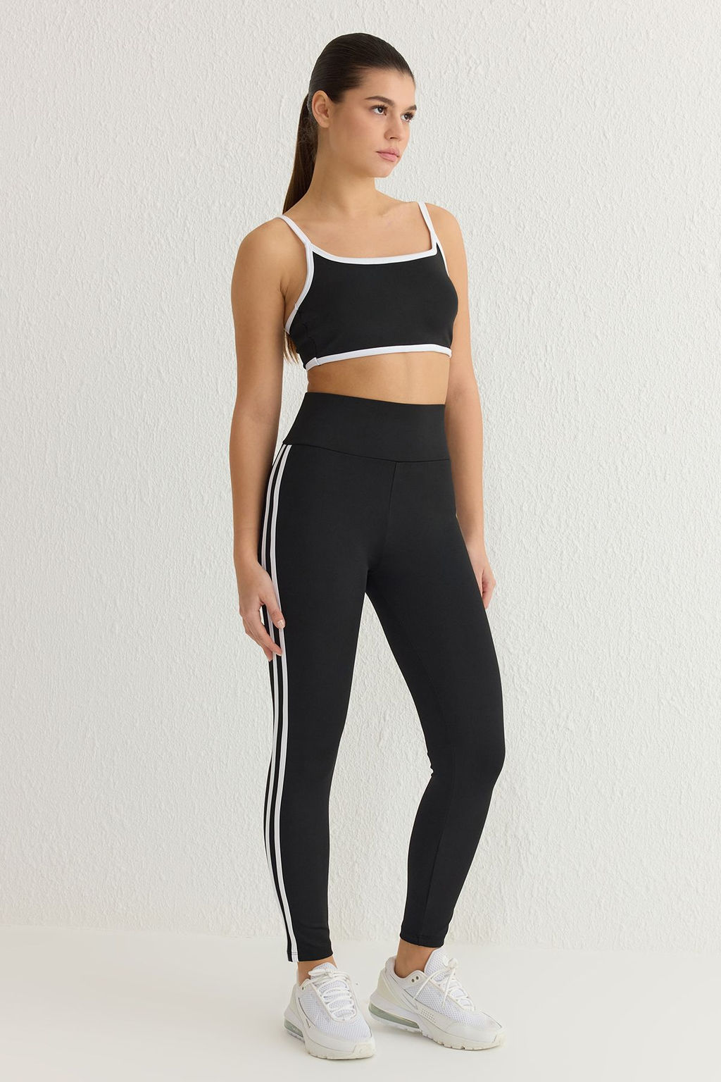 TRENDYOLMILLA Siyah Serit Detayl? Tam Boy Orme Spor Tayt THMSS25TY00005  фото 2