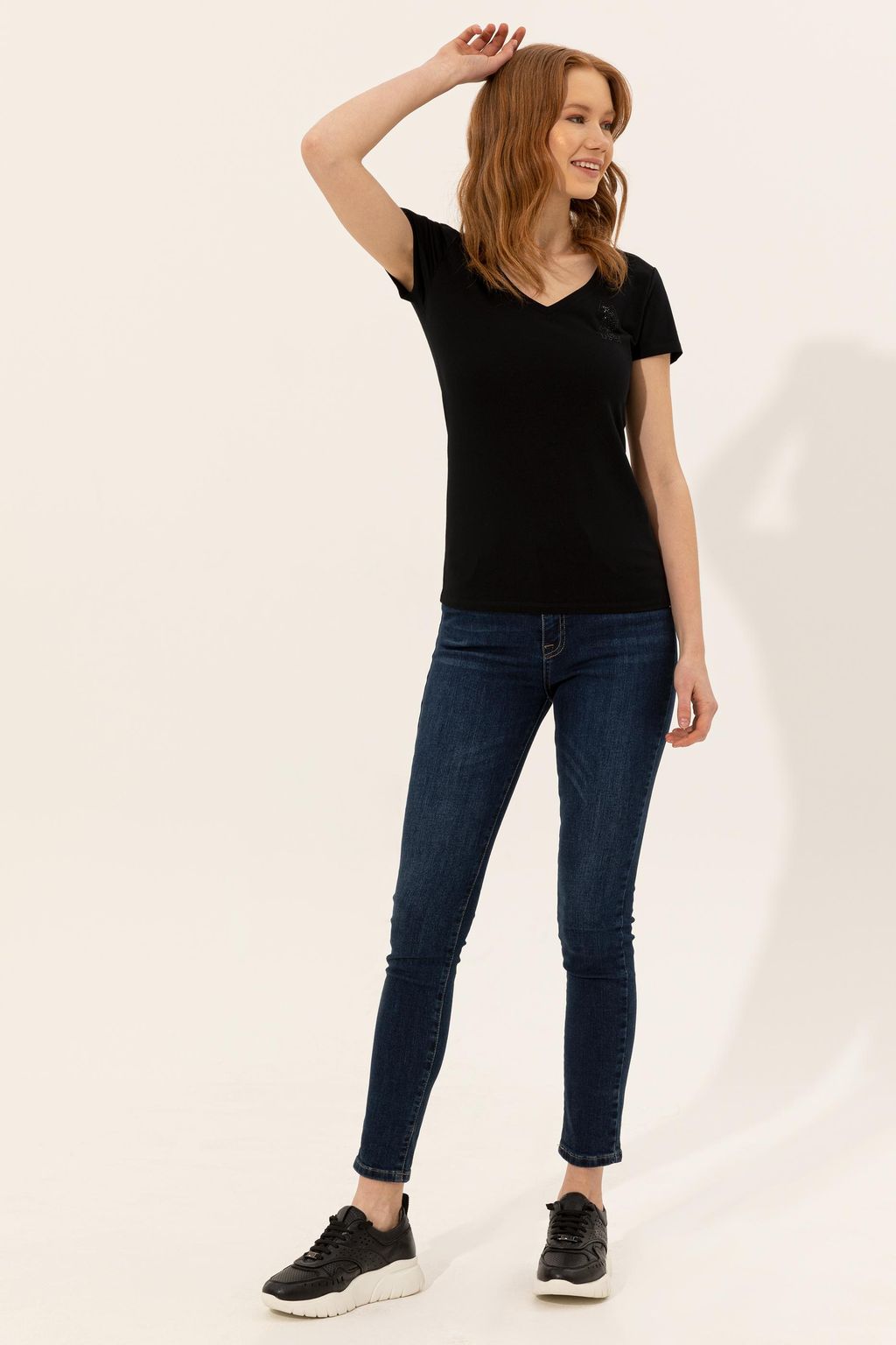 Женская черная футболка с V-образным вырезом Basic - U.s. polo assn фото 4