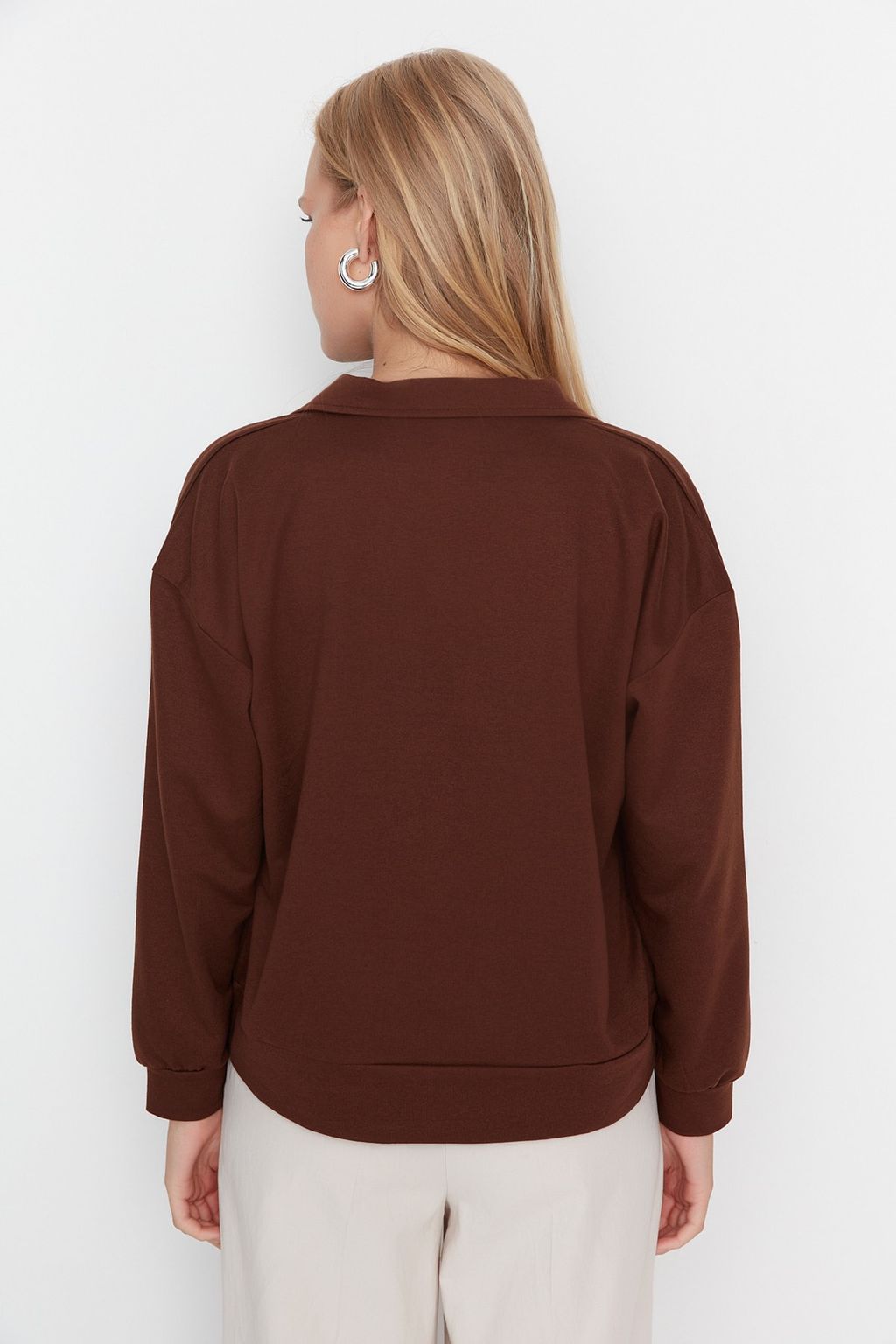 TRENDYOLMILLA Kahverengi Regular/Normal Kal?p Basic Polo Yaka Regular Ince Orme Sweatshirt TWOAW23SW00003  фото 6