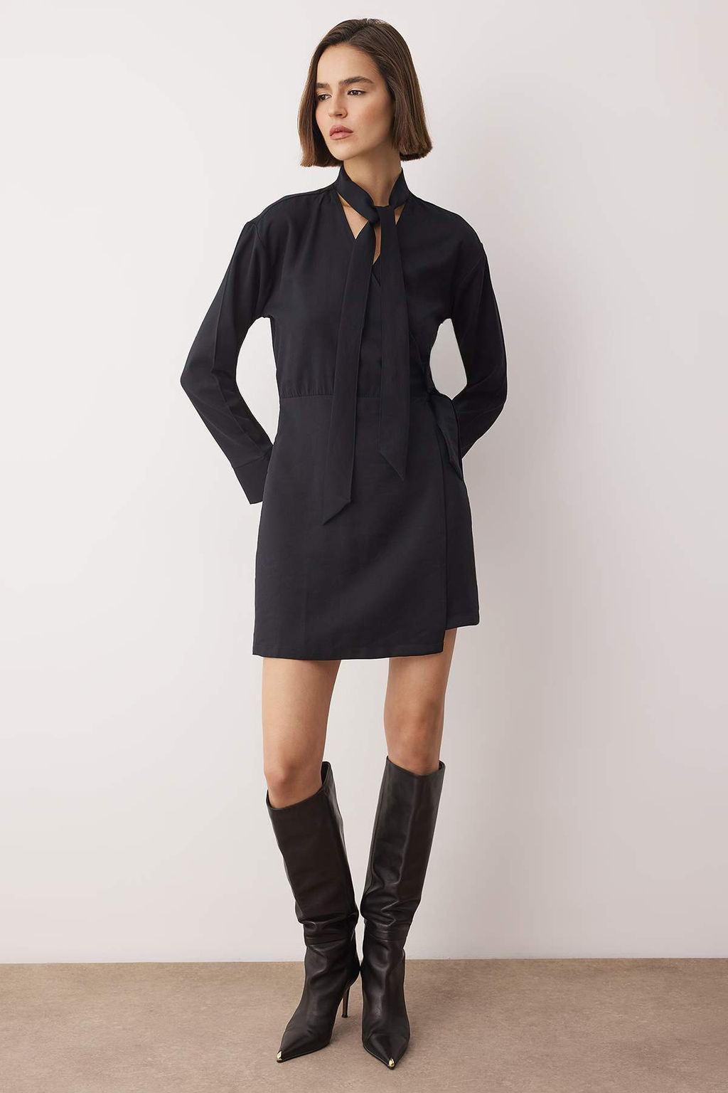 Siyah Duz K?sa / Mini Dokuma Elbise TWOAW26EL00291