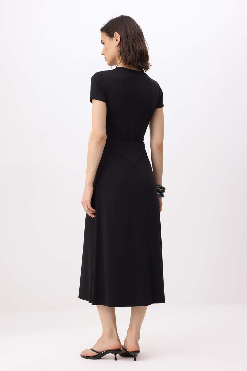 Siyah Duz Shift Bisiklet Yaka Standart Kol K?sa Midi Soft Touch Orme Elbise TWOSS26EL00197