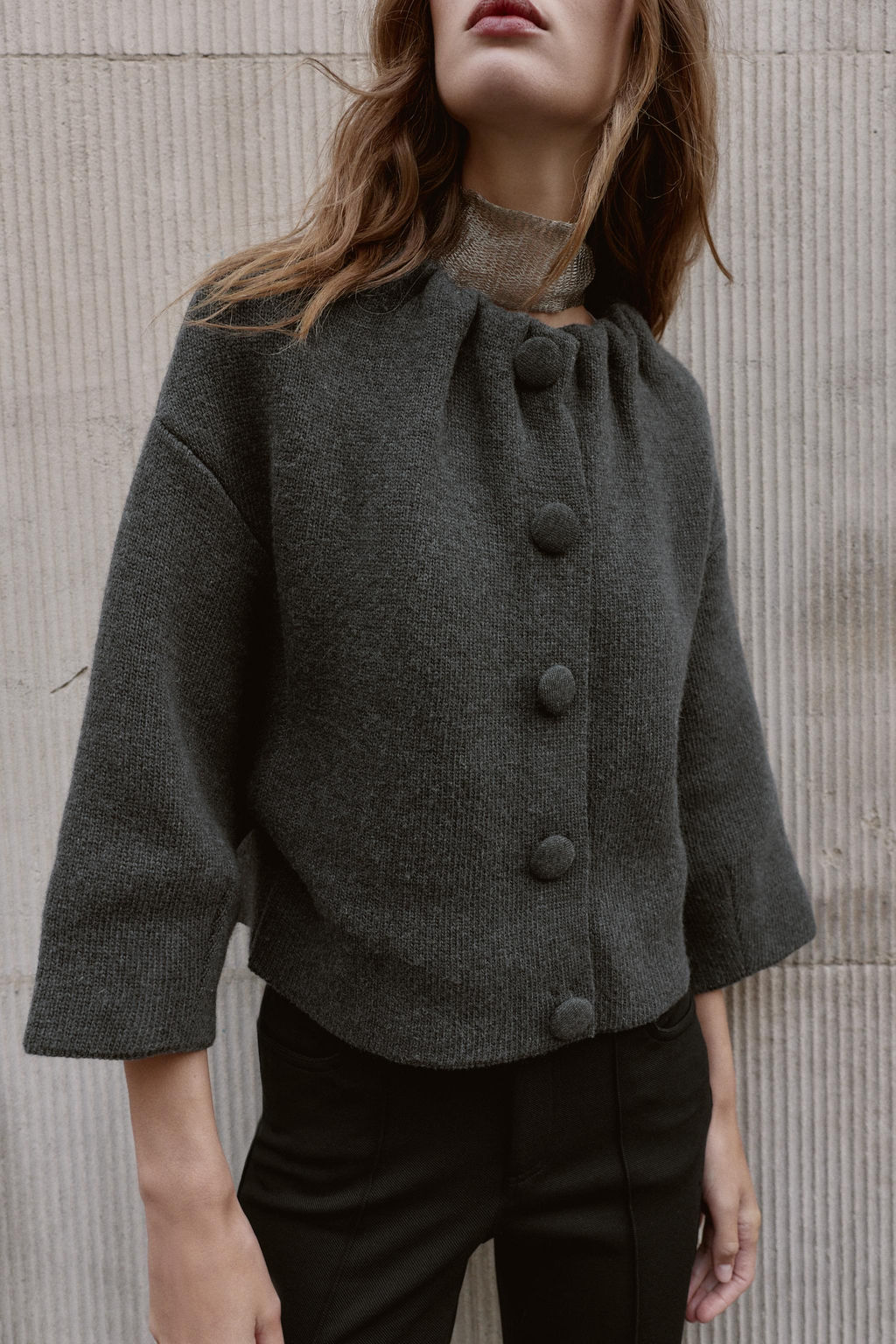 SHORT COAT WITH WOOL AND RUFFLED COLLAR - Zara фото 5