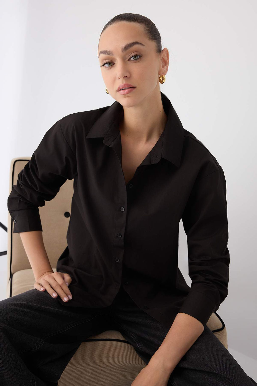 Beyaz Arkas? Dugme Detayl? Oversize Gomlek TWOAW26GO00009 - Trendyolmilla фото 3