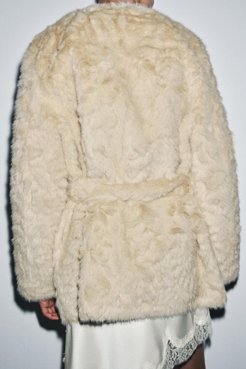 ZW COLLECTION FAUX FUR BELTED JACKET - Zara фото 4