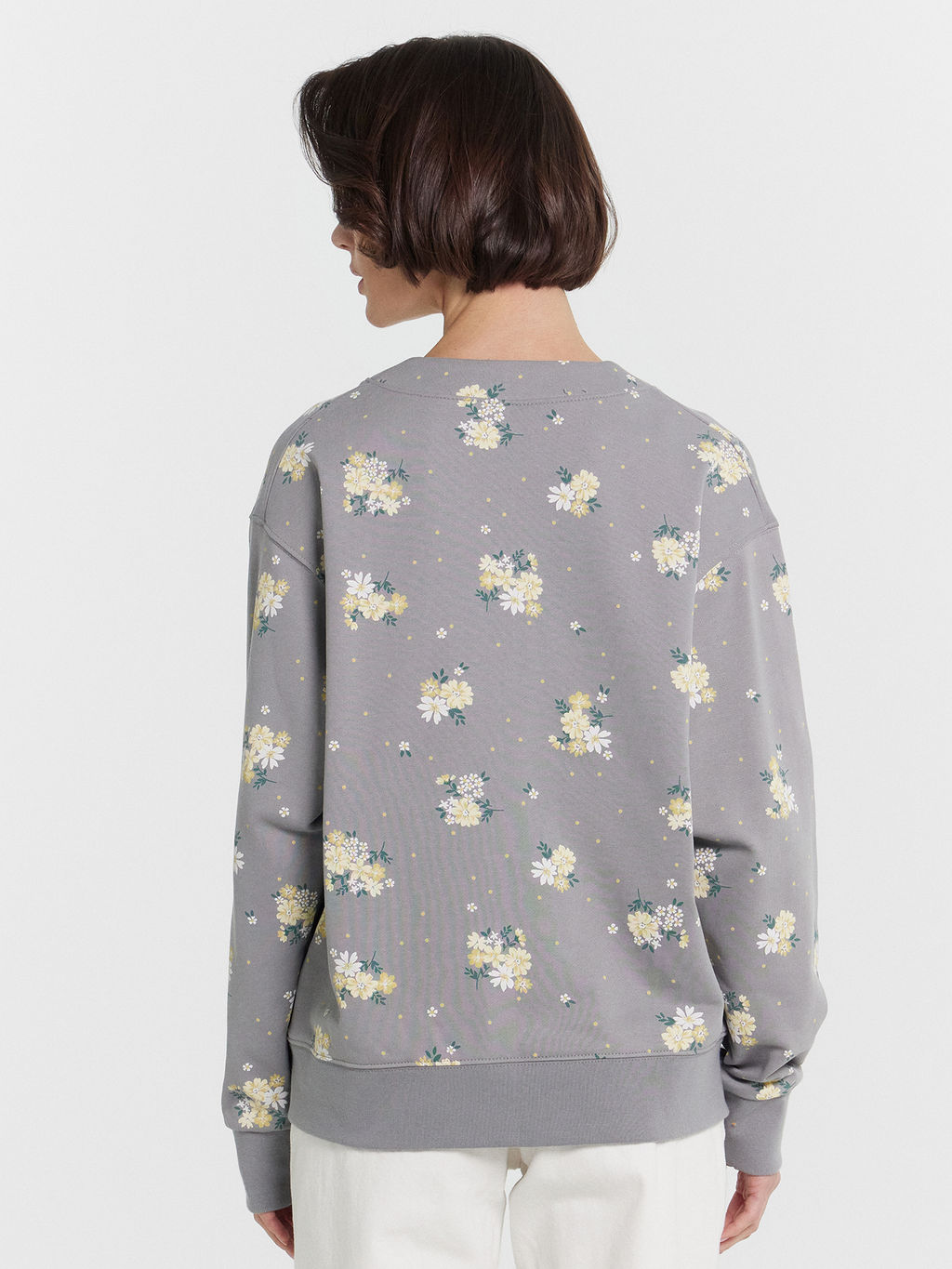 Кардиган серый с цветочным принтом цветы на сером 172114 - Mark formelle фото 4