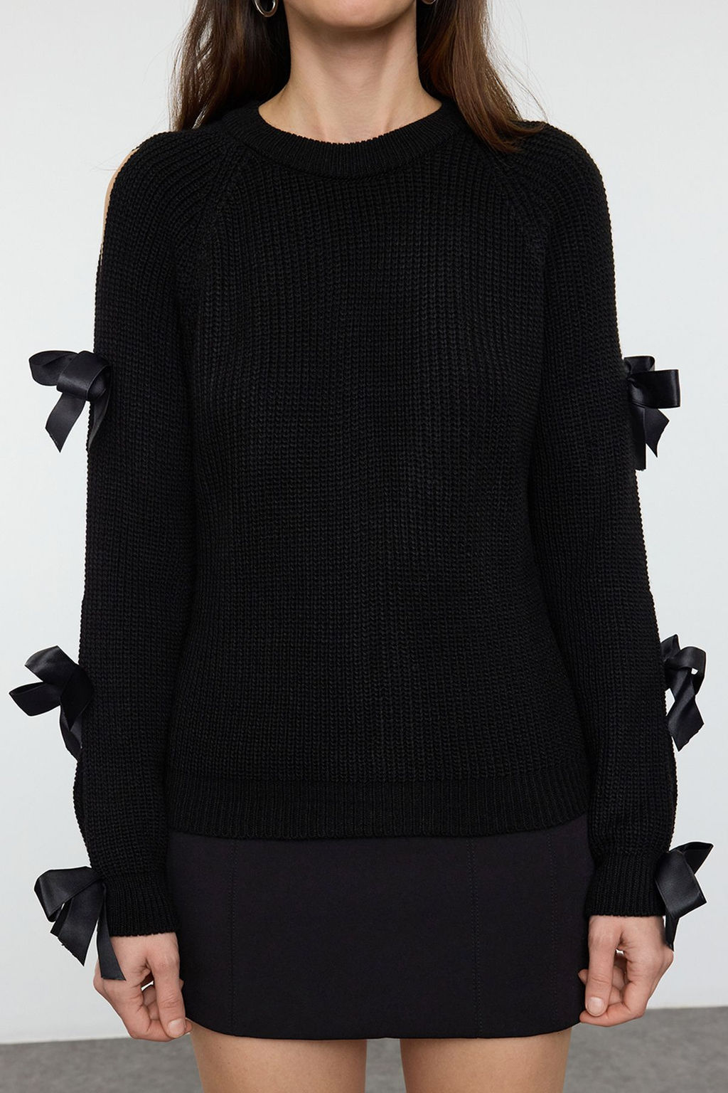 Siyah Kol Kurdele Fiyonk Detayl? Triko Kazak TWOAW25KZ00388 - Trendyolmilla фото 3