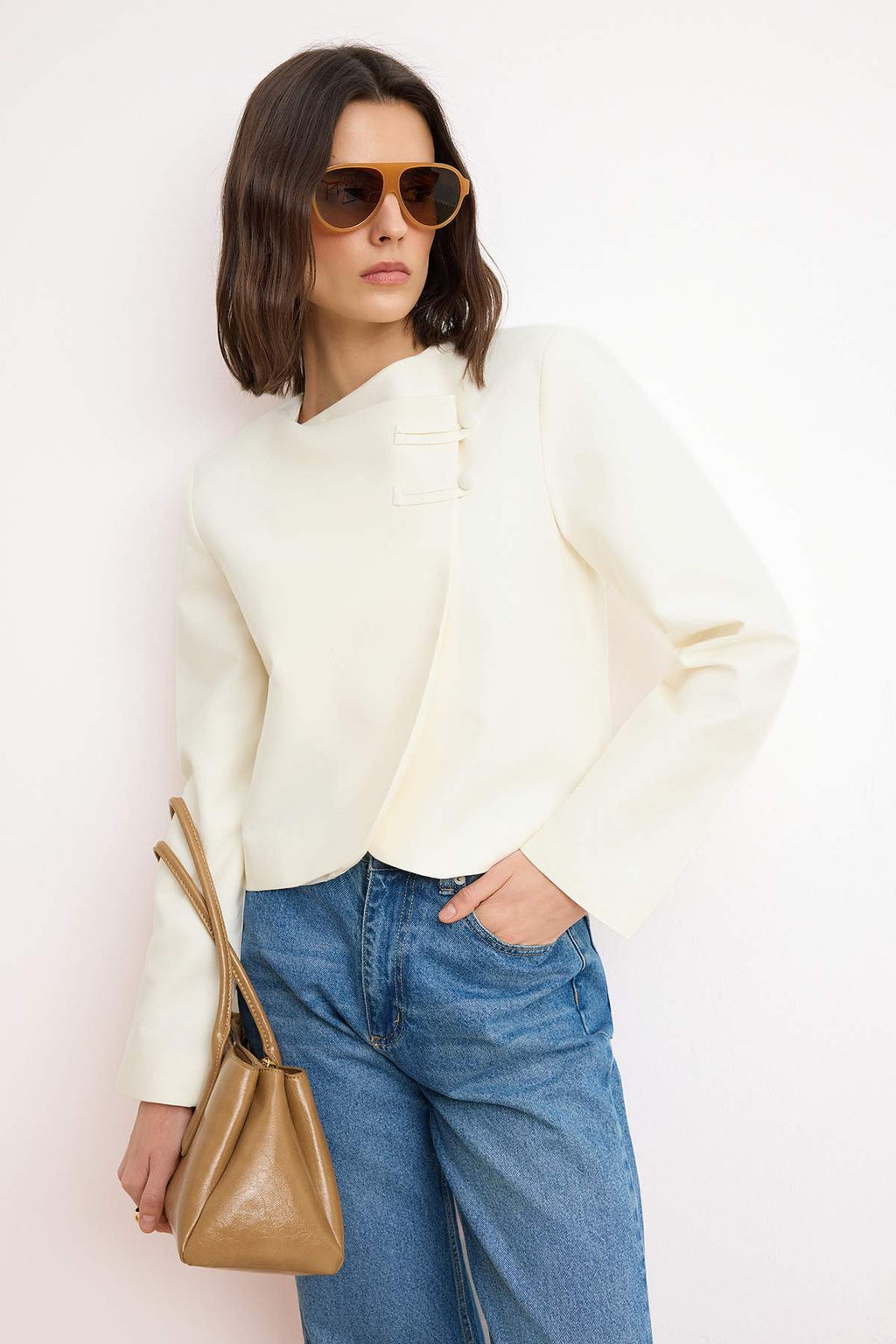 Beyaz Kapama Detayl? %100 Pamuk Gabardin Ceket TWOSS26CE00035