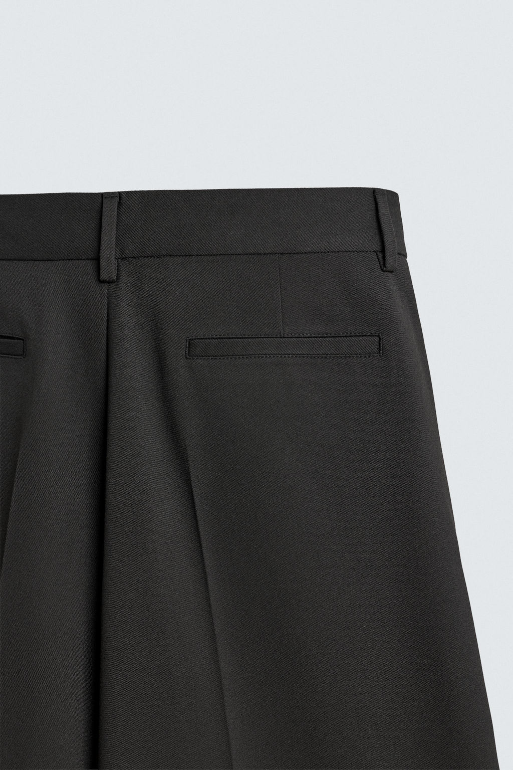 PANTAL?N WIDE FIT PLIEGUES / Negro