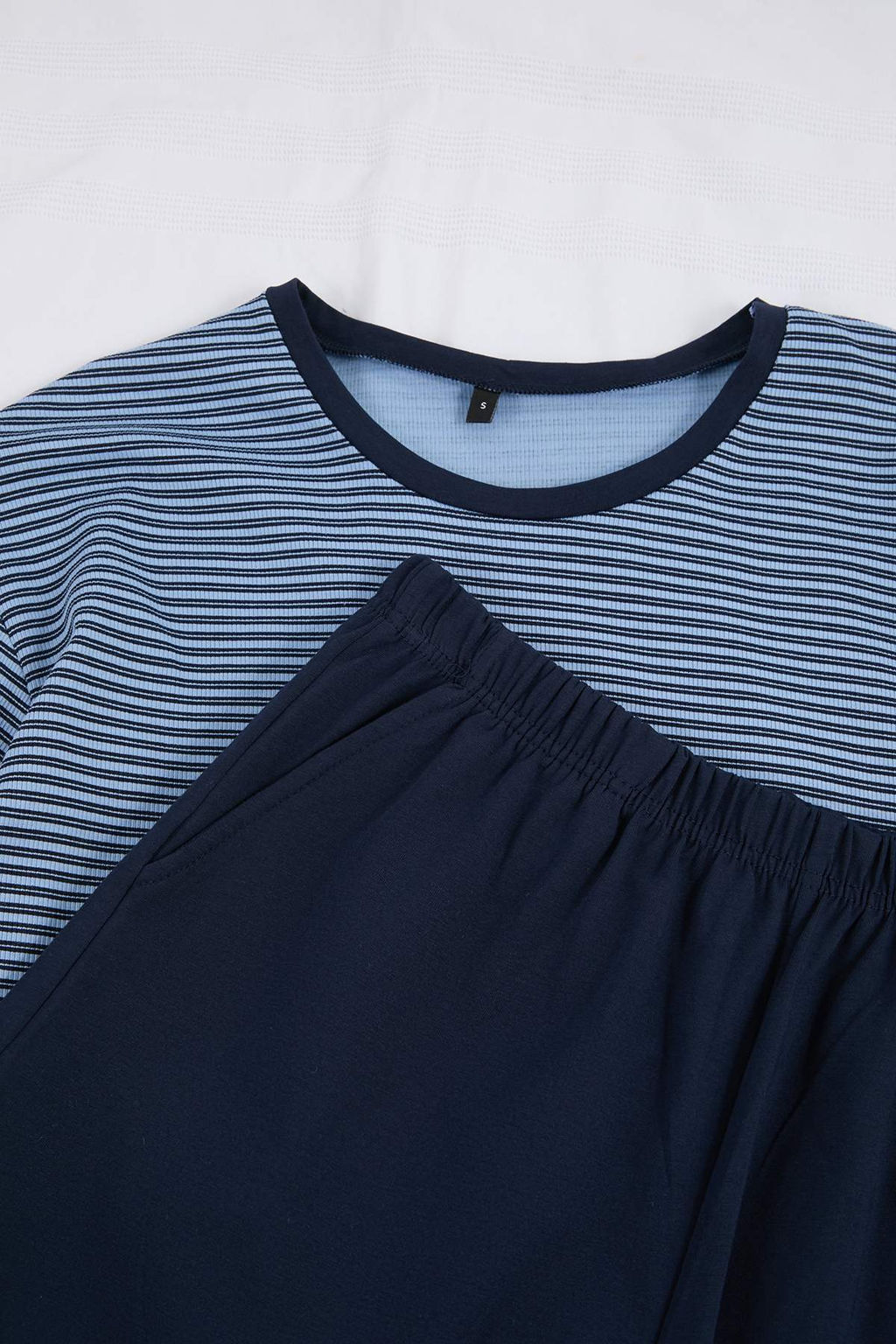 Lacivert Regular Fit Cizgili Pamuklu Pijama Tak?m? TMNSS26PT00015