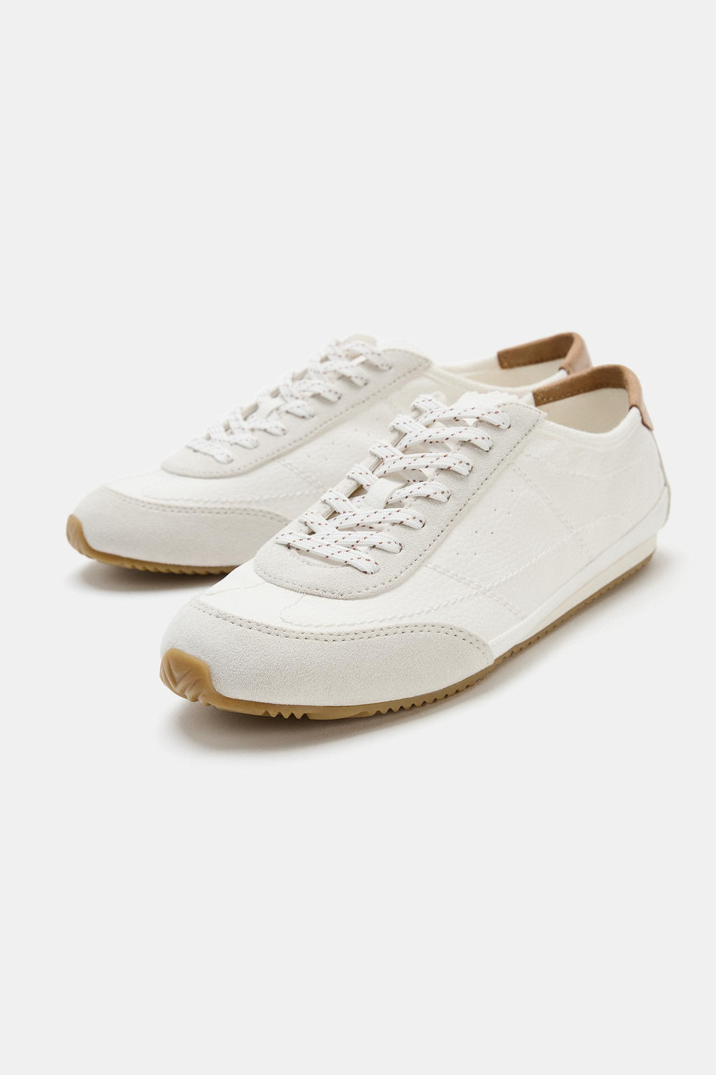ZAPATILLA BLUCHER DETALLE TALONERA / Blanco