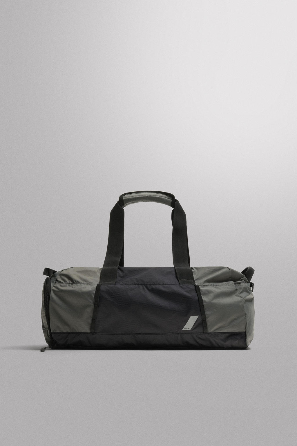 MALETA DEPORTIVA PLEGABLE 30L / Negro