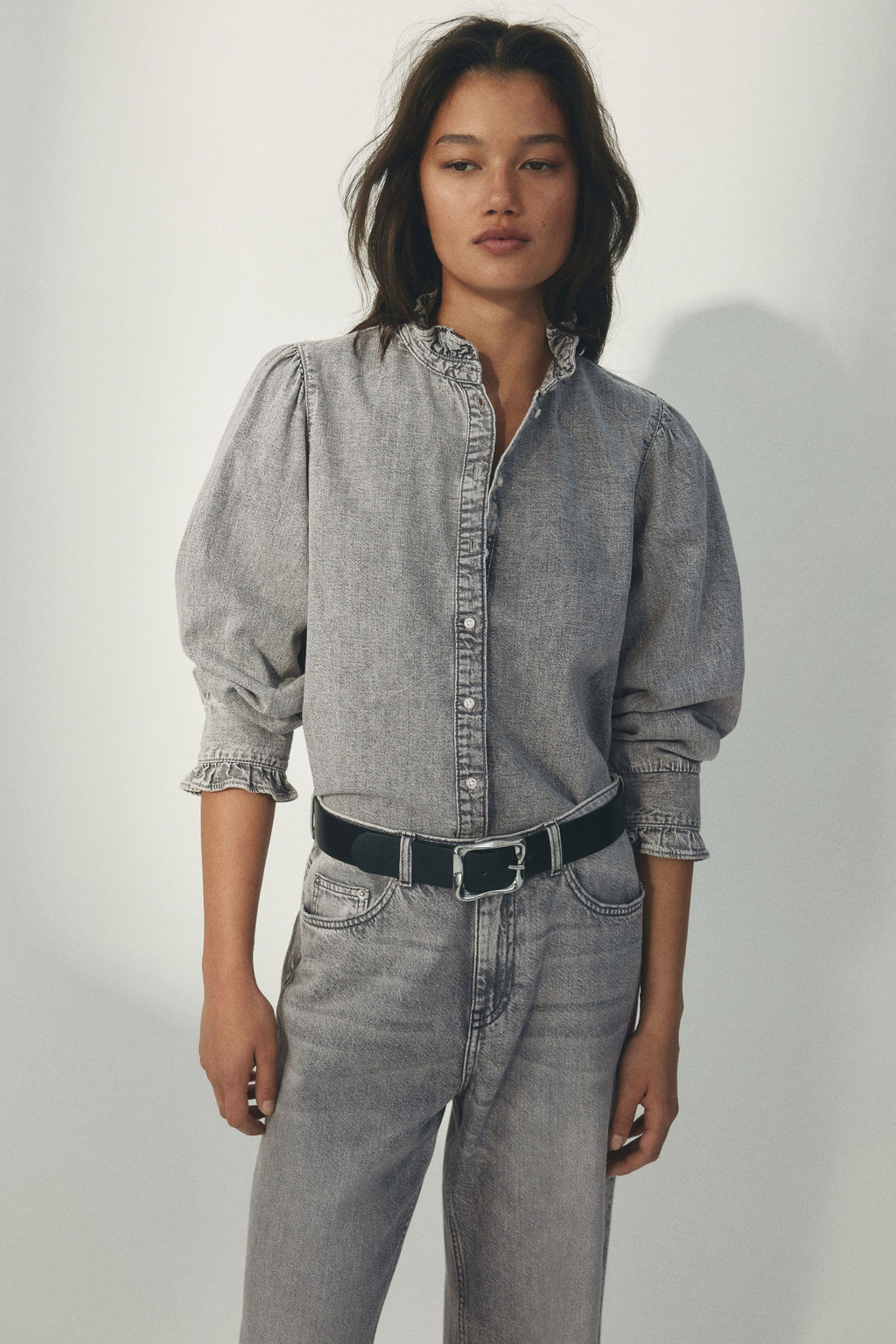 Blusa denim con ribetes de volante - H&m фото 6