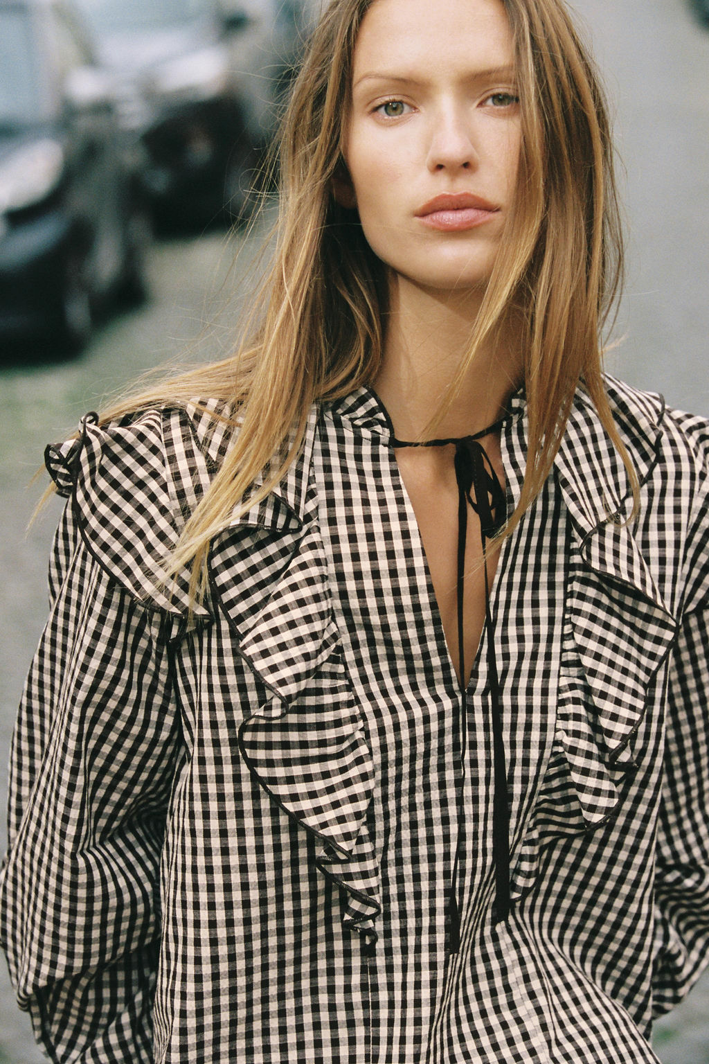 RUFFLED GINGHAM BLOUSE - Zara фото 12