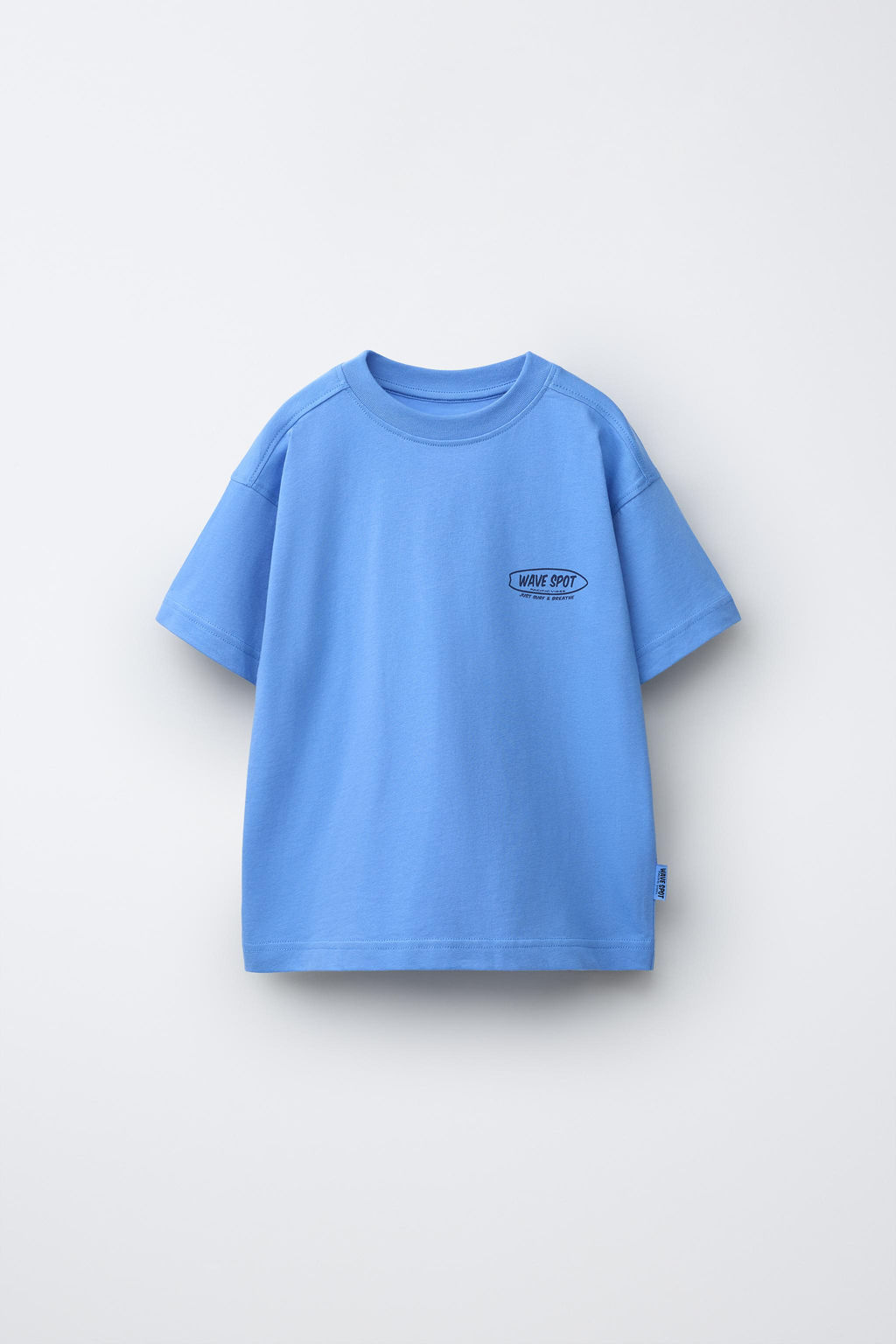CONJUNTO CAMISETA Y BERMUDA TEXTO / Azul claro