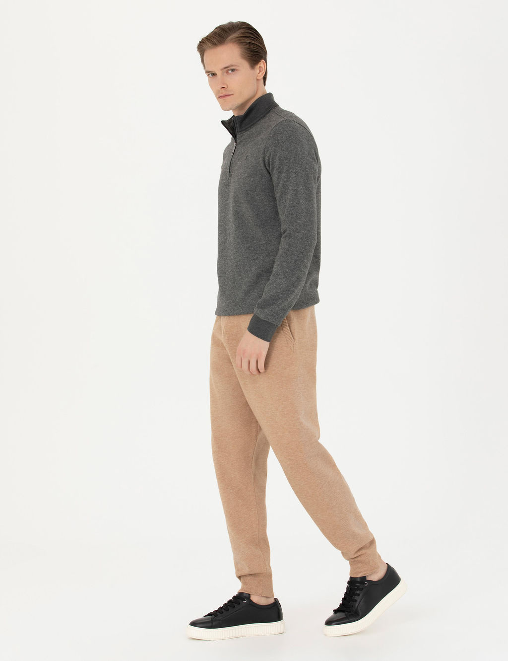 Бежевые зауженные трикотажные брюки с высоким воротником - Cacharel фото 3