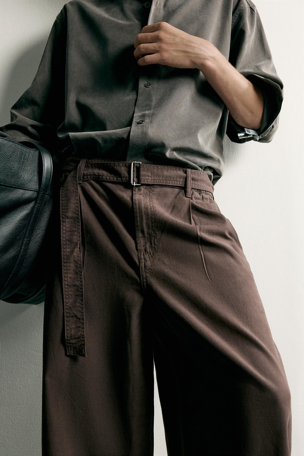 PANTAL?N RELAXED FIT PLIEGUES CINTUR?N / Marr?n / Topo - Zara фото 4