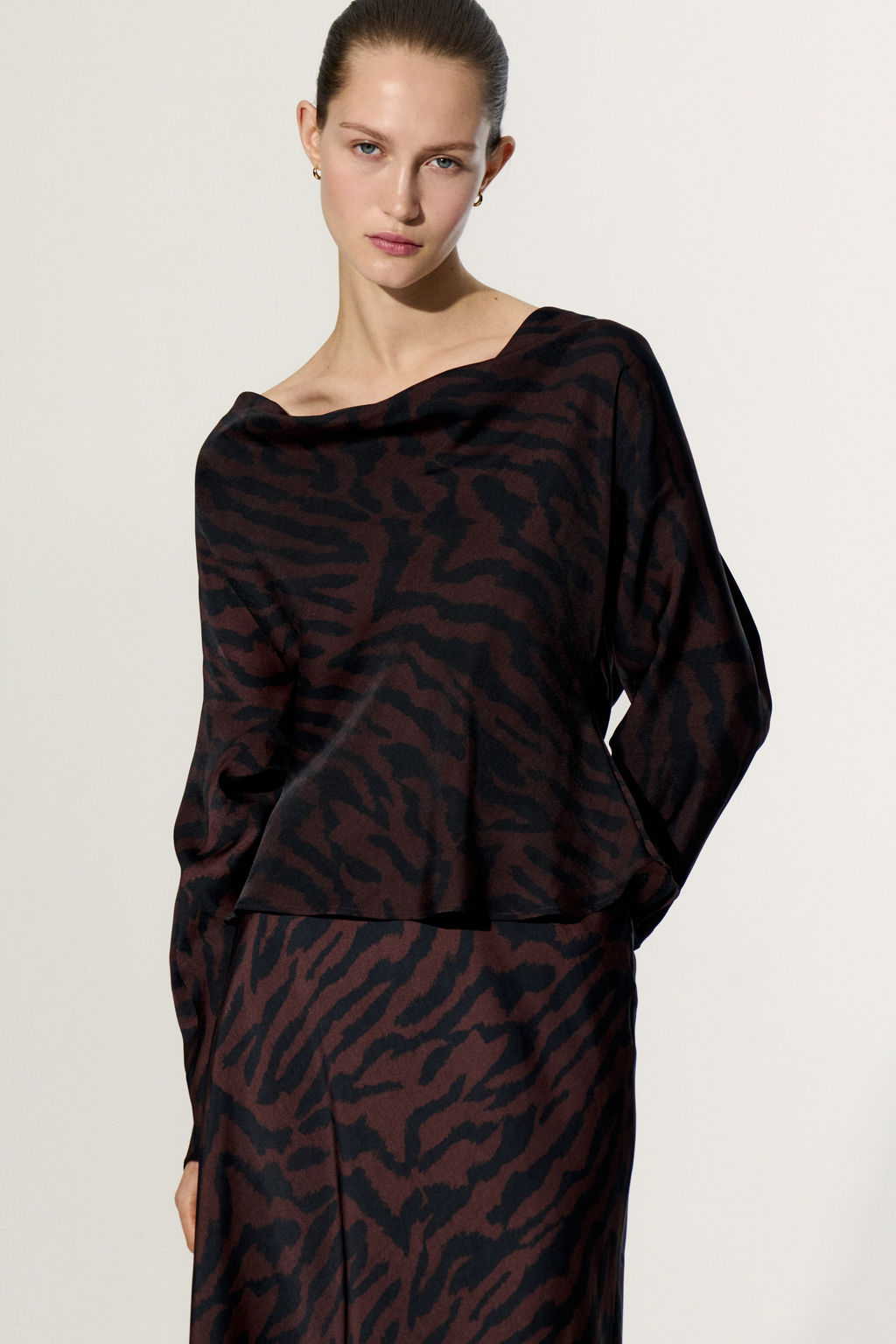 Top con escote drapeado - H&m фото 6