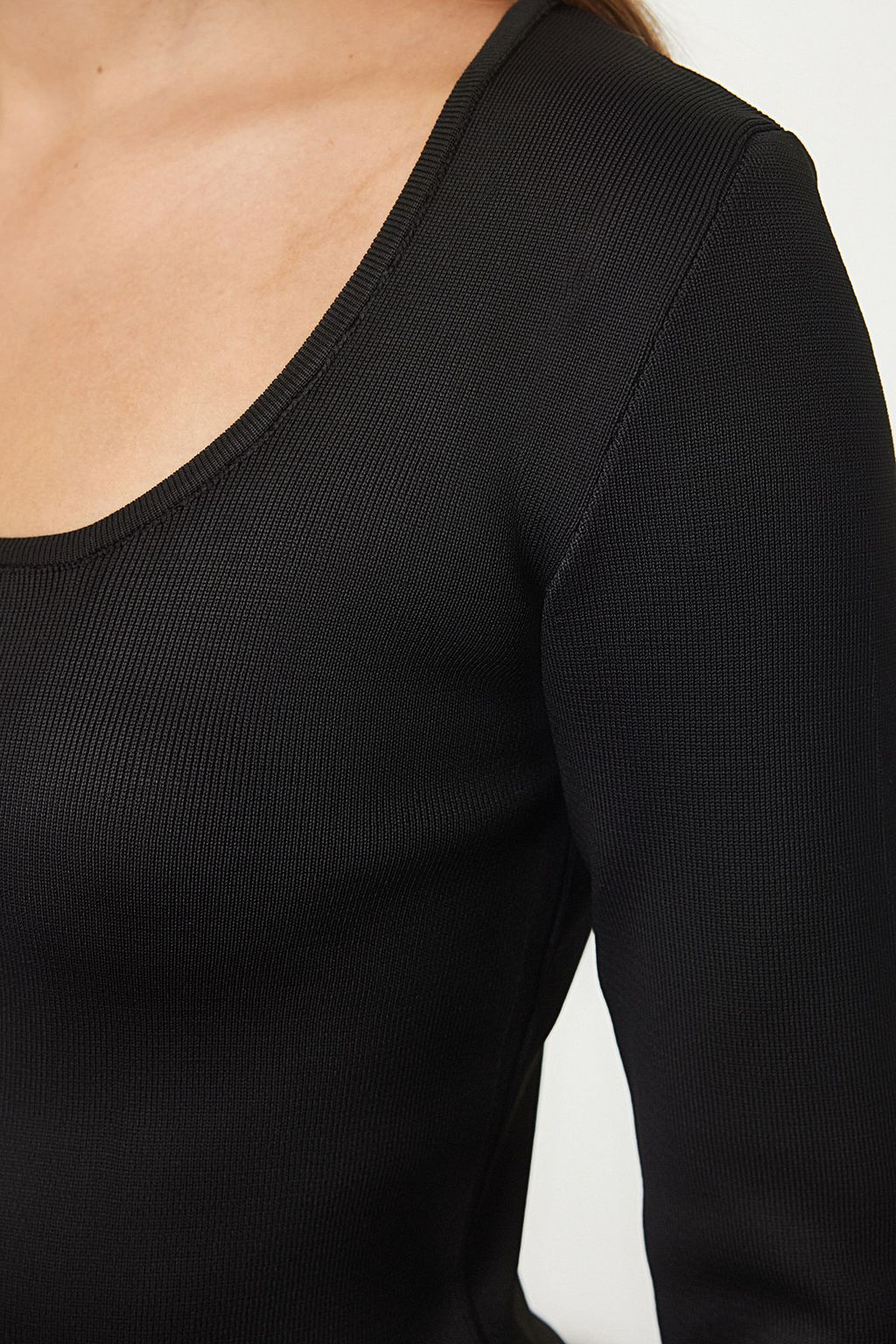TRENDYOLMILLA Haki Basic Havuz Yaka Triko Kazak TWOAW25KZ00193