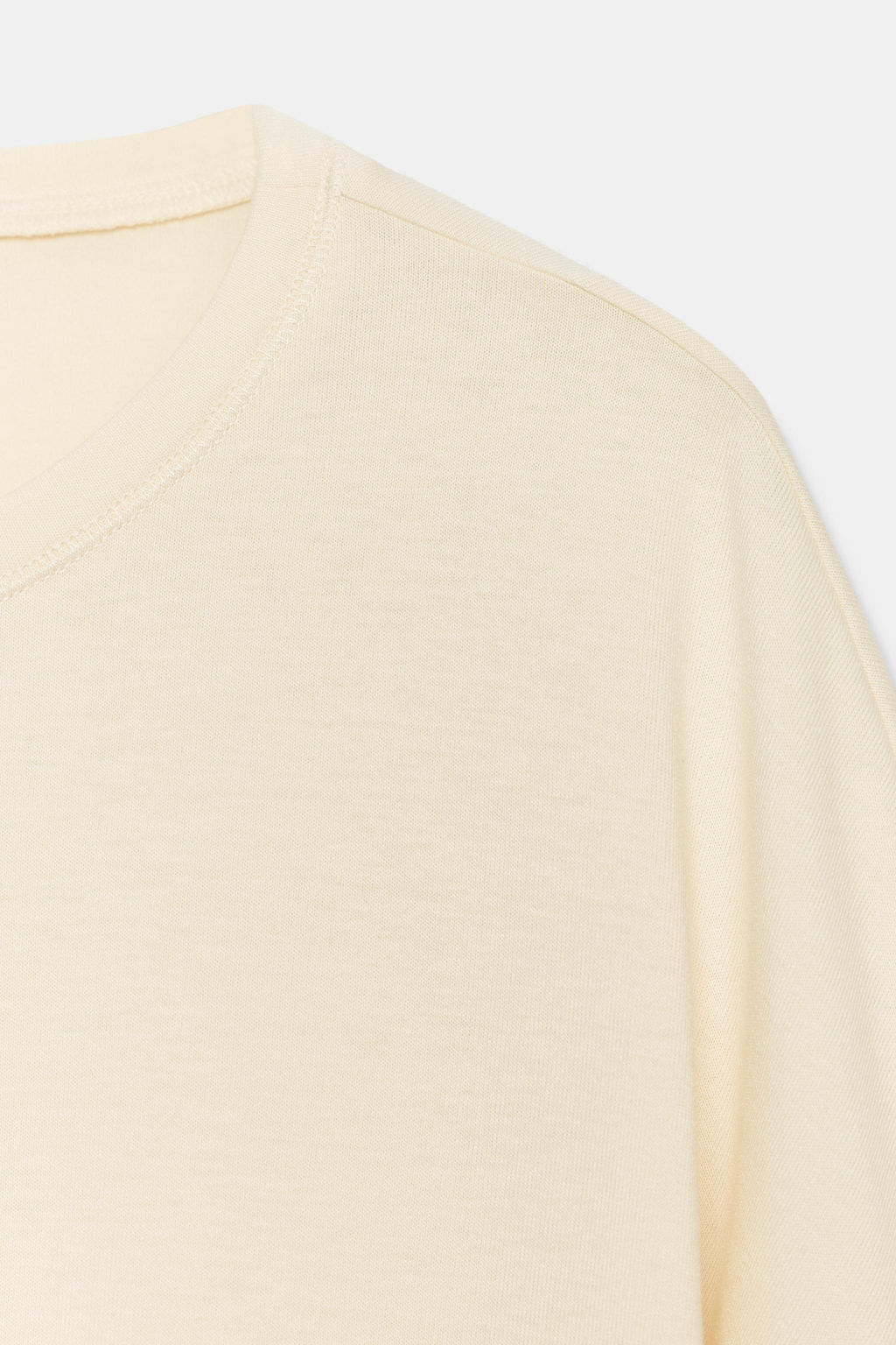 CAMISETA OVERSIZE FLUIDA / Mantequilla