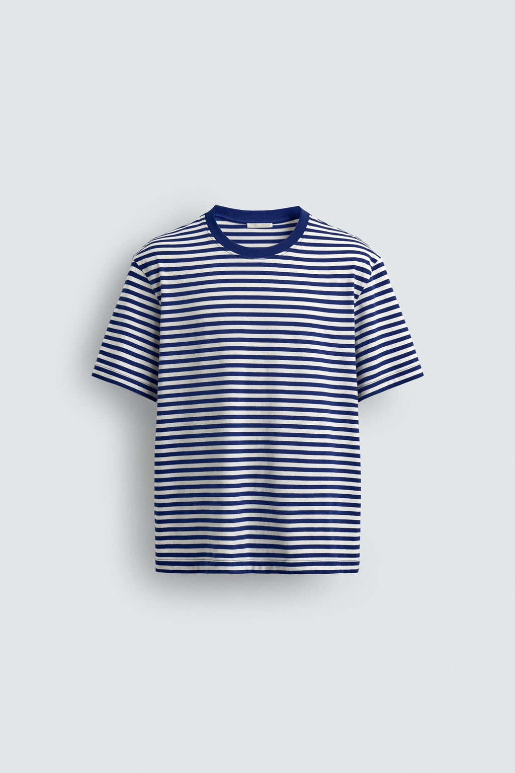 CAMISETA REGULAR FIT JACQUARD RAYAS / Blanco / Marino