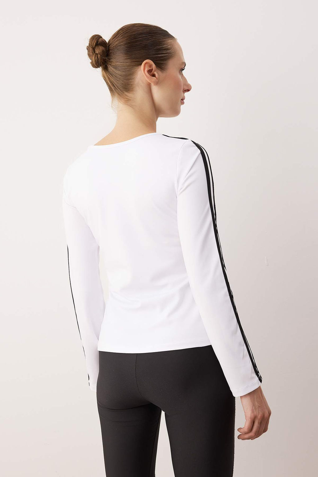 Siyah Dalg?c/Scuba Regular Bluz THMAW26BZ00000 - Trendyolmilla фото 11