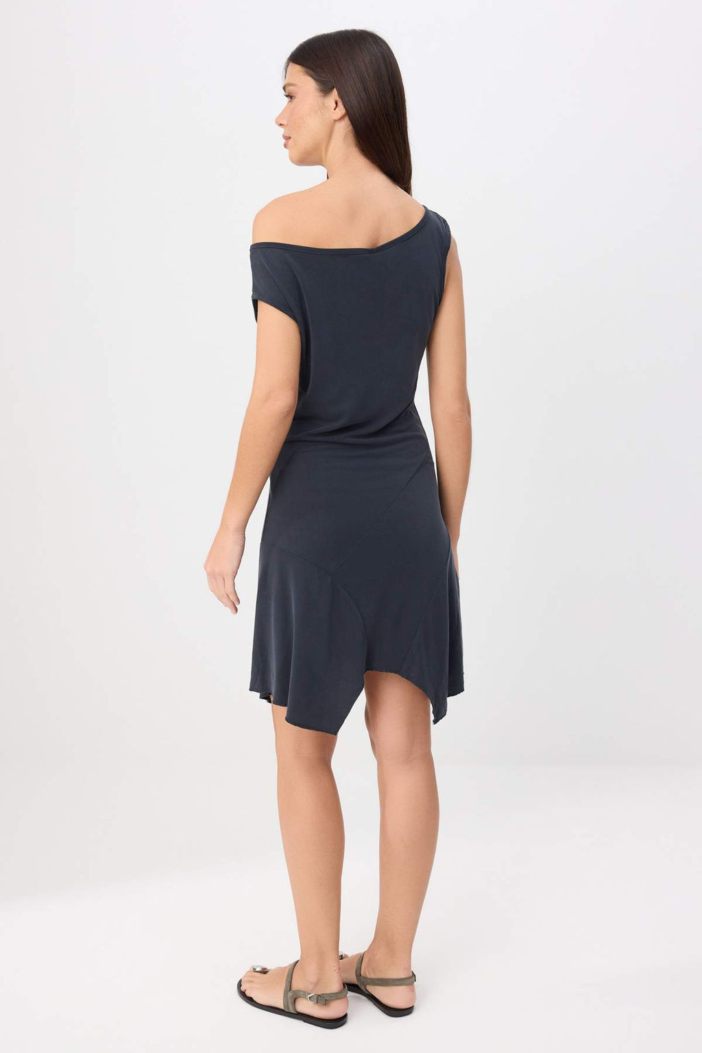 Antrasit D_z Bodycon Asimetrik Yaka Asimetrik Etekli Mini Modal Premium _rme Elbise TWOSS26EL00737 - Trendyolmilla фото 4