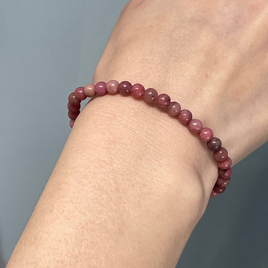 Браслет с подвеской из Родонита