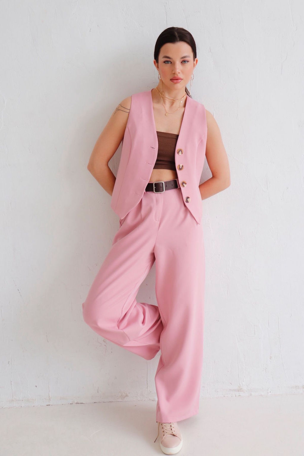 12630 Костюм брючный с жилетом пудровый - Martichelli фото 6