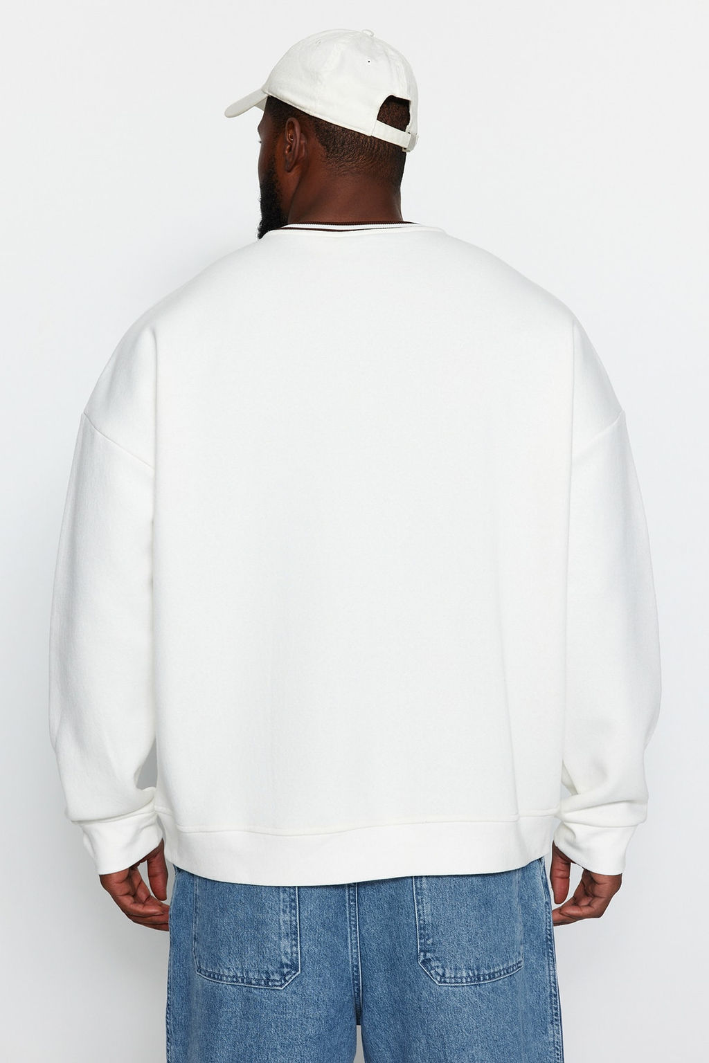 Ekru Buyuk Beden Oversize Nak?sl? Bisiklet Yaka Detayl? Ici Yumusak Pamuk Sweatshirt TMNAW24AO00022 - Trendyolmilla фото 6