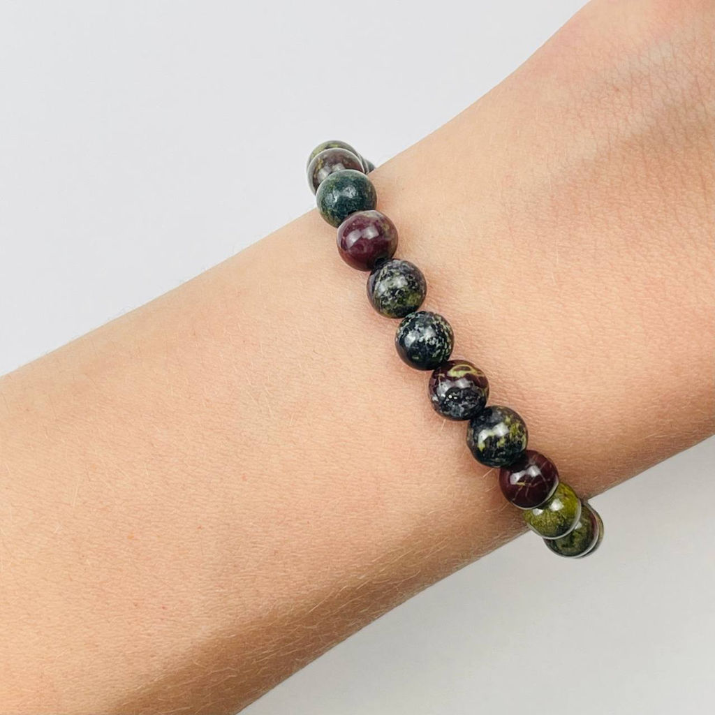 Браслет из зеленой Яшмы (Кровь дракона) 17 см