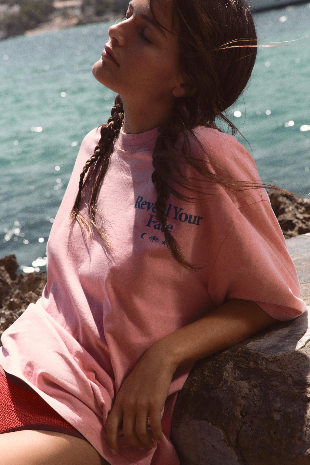 CAMISETA EFECTO LAVADO TEXTO / Rosa
