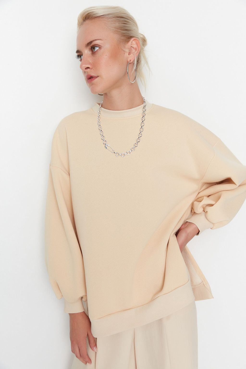 Bej Oversize/Genis Kal?p Y?rtmac Detayl? Kal?n Ici Polarl? Orme Sweatshirt TWOAW23SW00195