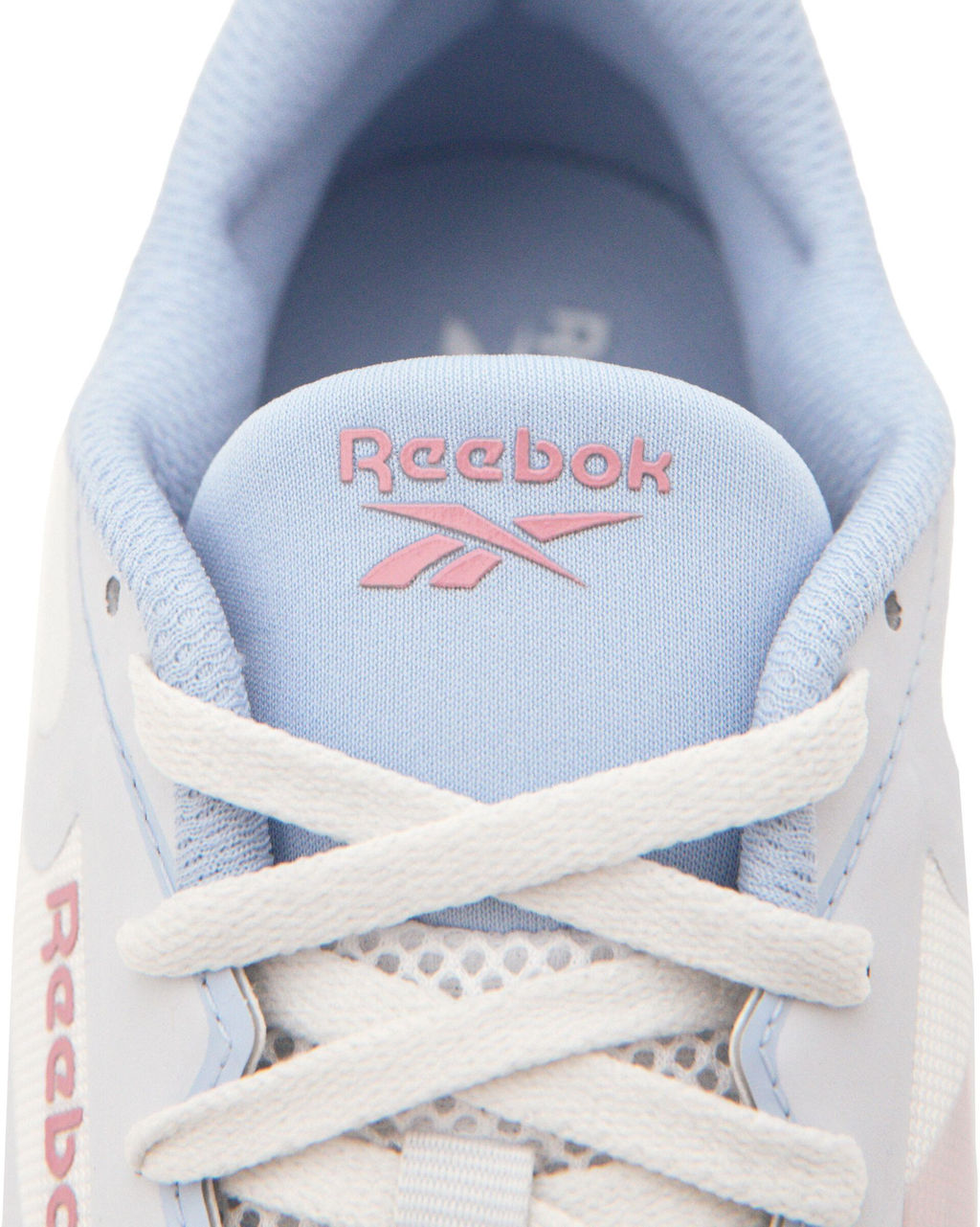 Кроссовки женские