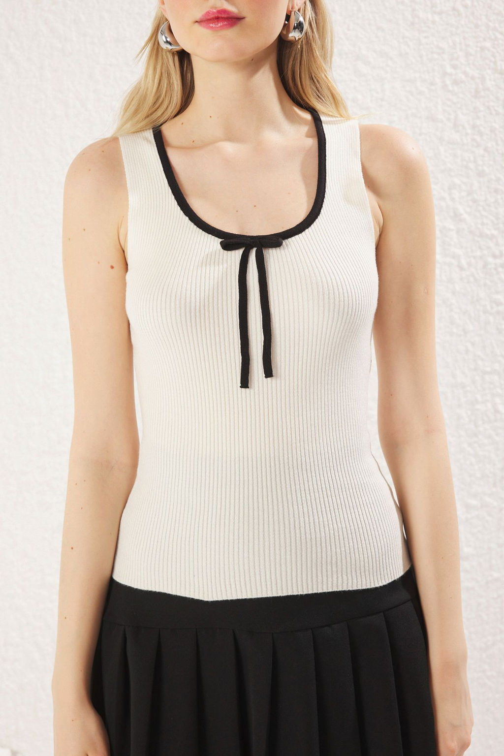 Trendyolmilla Ekru Renk Bloklu Fitilli Ince Bluz TWOSS25BZ00339  фото 4