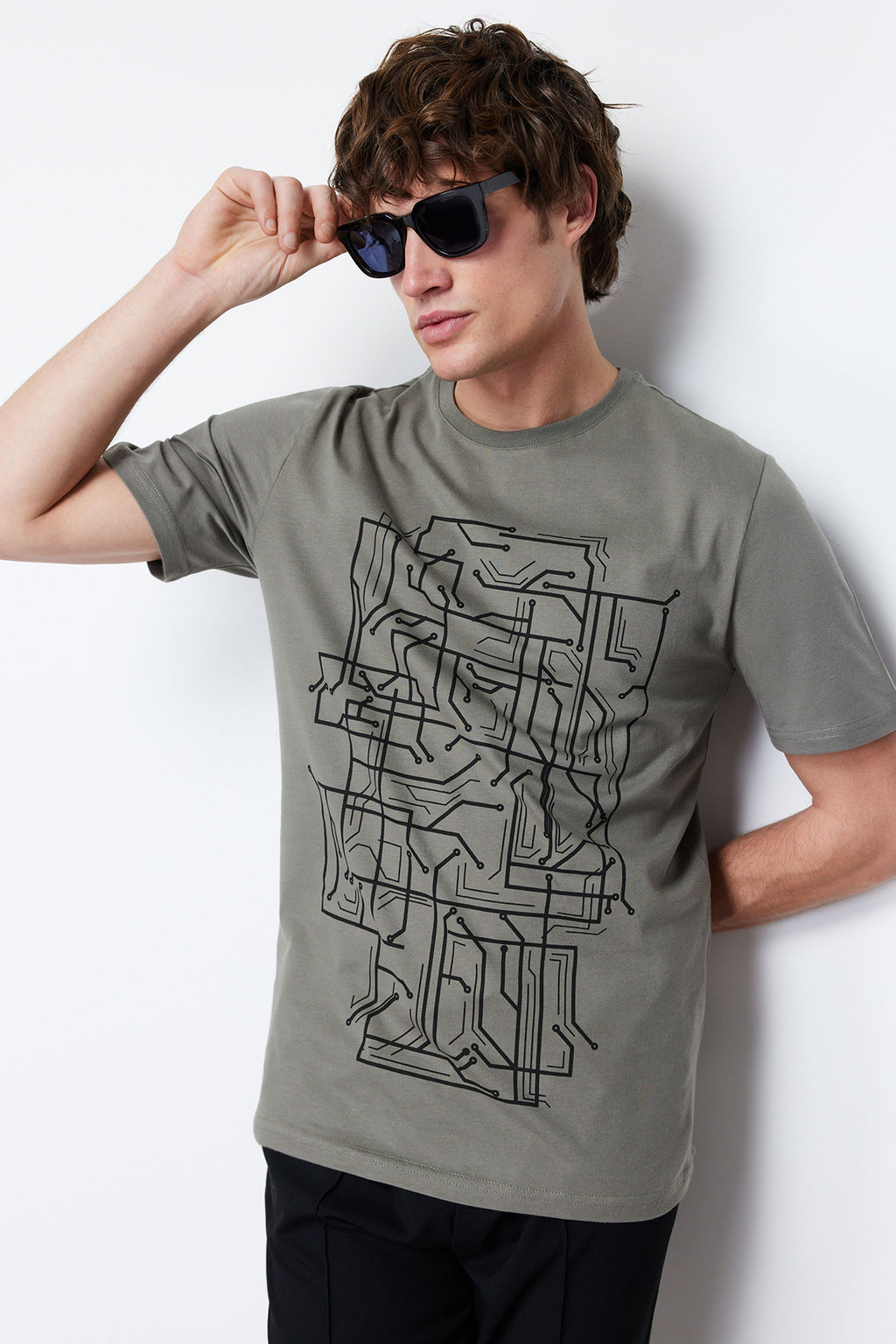 Trendyolmilla Man Haki Slim/Dar Kesim Bask?l? %100 Pamuklu Bask?l? T-Shirt TMNSS20TS0088  фото 2