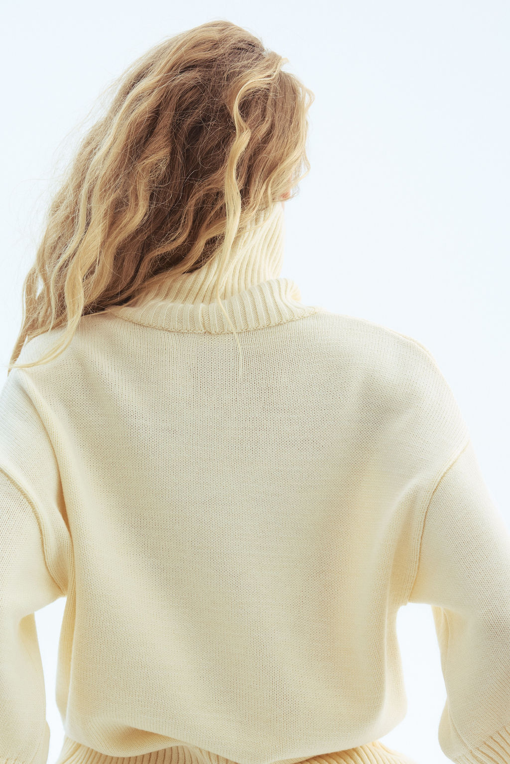 Jersey de cuello alto en punto fino - H&m фото 6