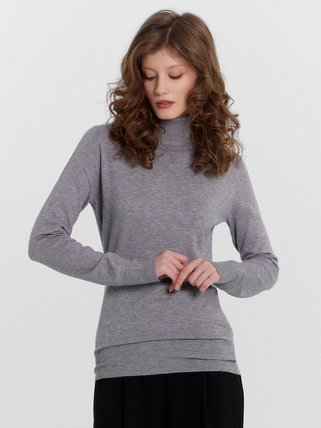Водолазка женская серая темно -серый меланж 122911 - Mark formelle фото 2