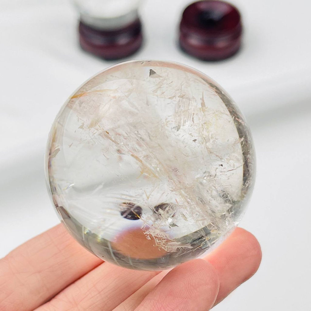 Шар из Горного Хрусталя на подставке