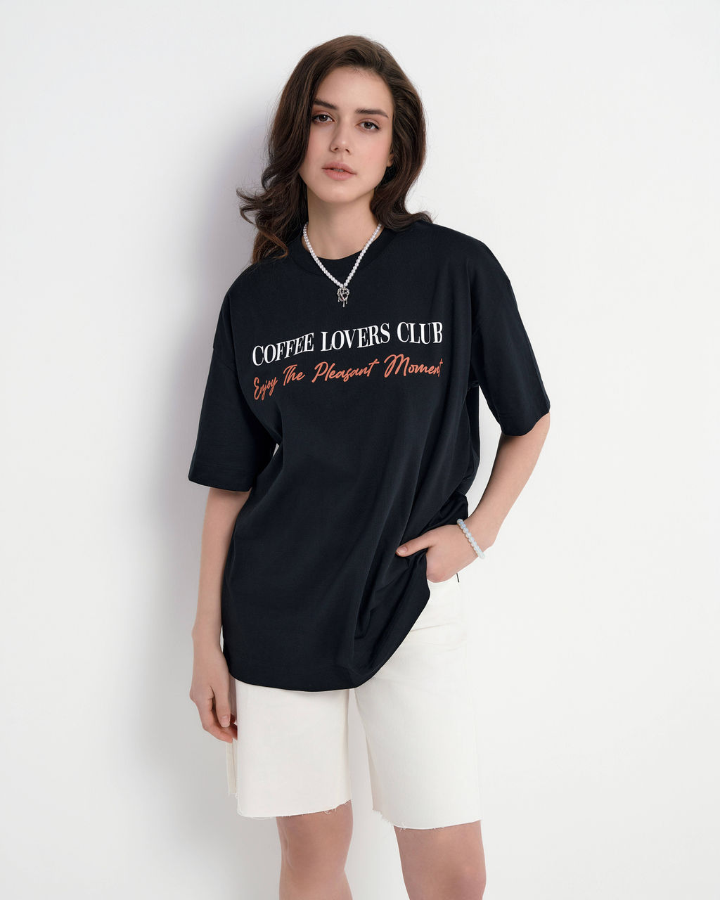 CONTE Удлиненная oversize-футболка из хлопка с рисунком Alter ego LD 2702 black-alter ego
