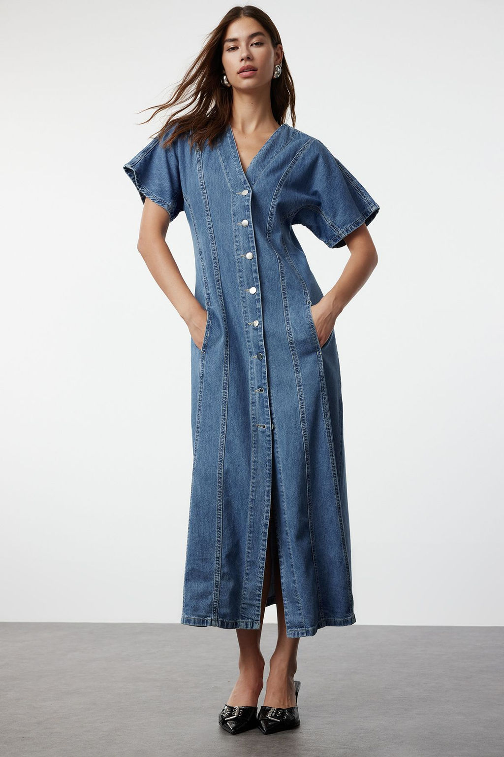 Mavi Dikis Detayl? V Yaka Maxi Denim Elbise TWOAW25EL00088 - Trendyolmilla фото 2