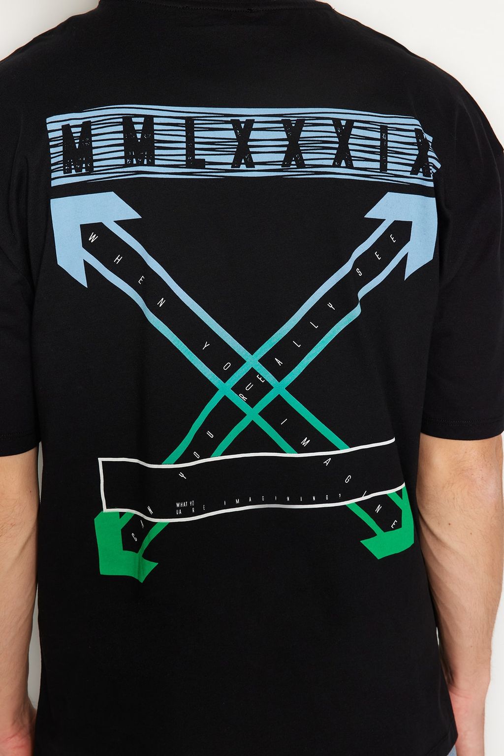 TRENDYOL MAN Siyah Oversize/Genis Kesim S?rt Bask?l? %100 Pamuklu T-shirt TMNSS20TS1132 - Trendyolmilla фото 8