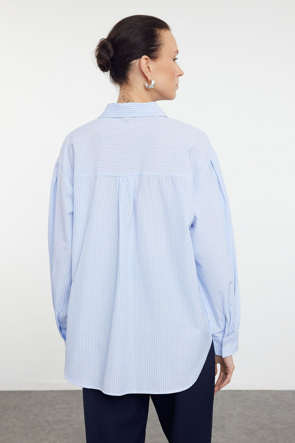 Mavi Cizgili Oversize/Genis Kal?p Dokuma Gomlek TWOSS23GO00144