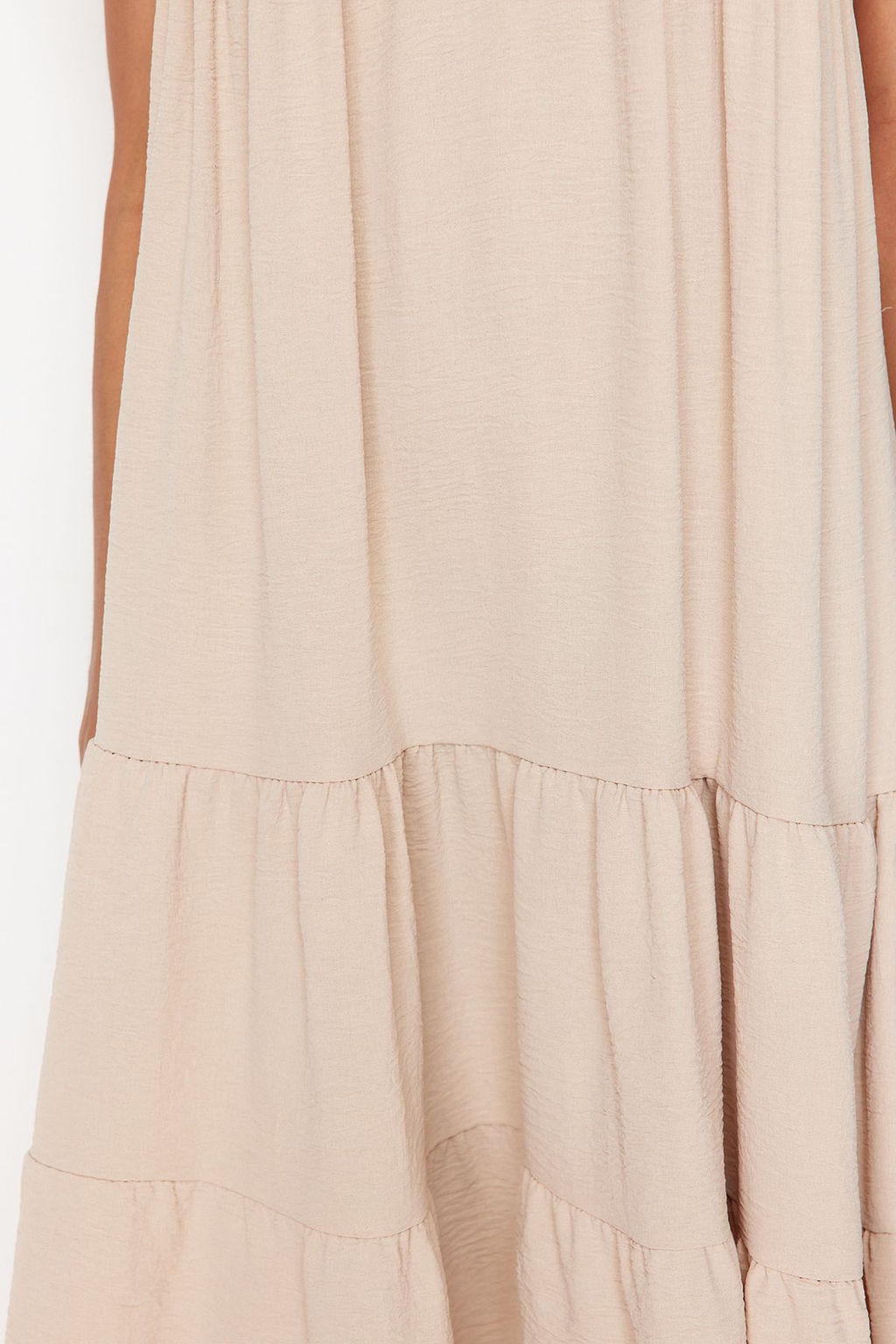 Tas Duz Genis Kesim V Yaka Etegi Volanl? Aerobin Dokuma ElbiseTWOSS24EL01031