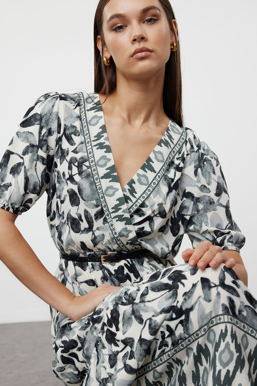 Siyah Bask?l? Cicek Desenli A Kesim Kruvaze Yaka TWOSS24EL00953 - Trendyolmilla фото 2