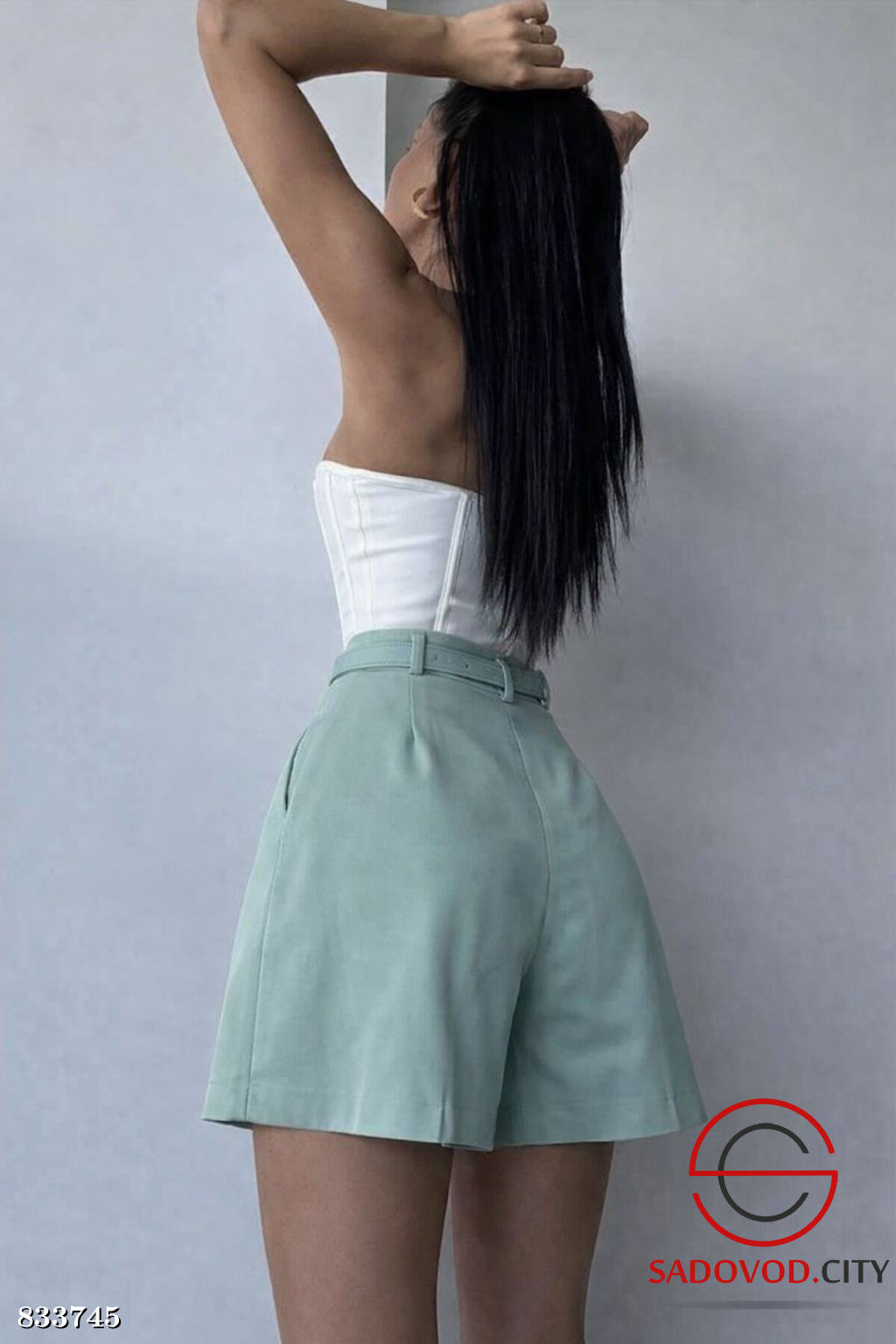 Женские классические шорты