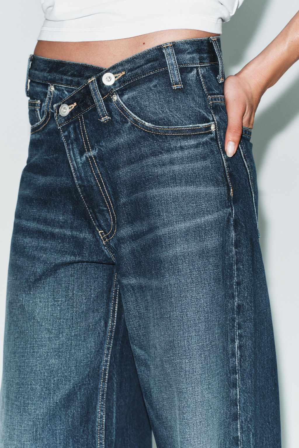 TRF WIDE-LEG CROSSED WAIST HIGH-WAIST JEANS - Zara фото 15