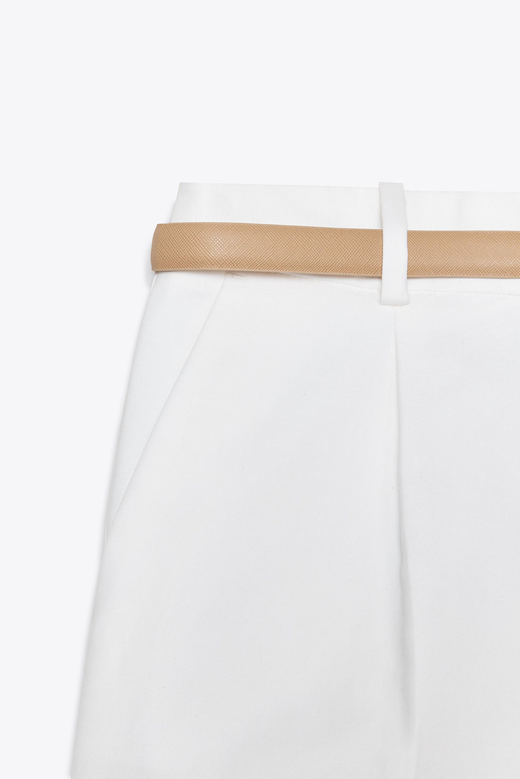DARTED BERMUDA SHORTS WITH BELT